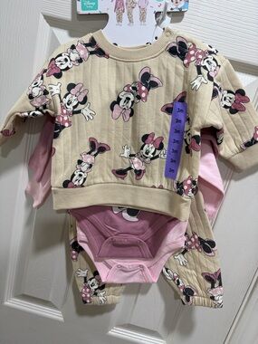 Disney Beige & Pink Minnie Mouse 4-Piece Baby Outfit